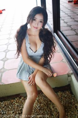 一男多女生榨精h白丝